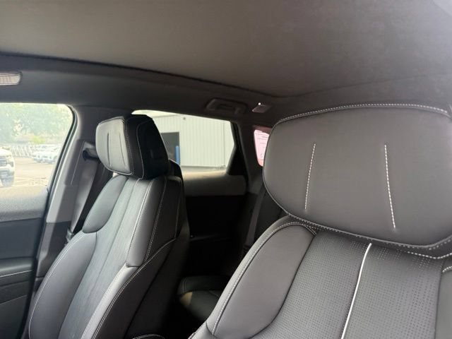 Certified 2025 Cadillac Optiq Luxury 2 w/ LPO, Floor Liner Package AWD/4WD image 8