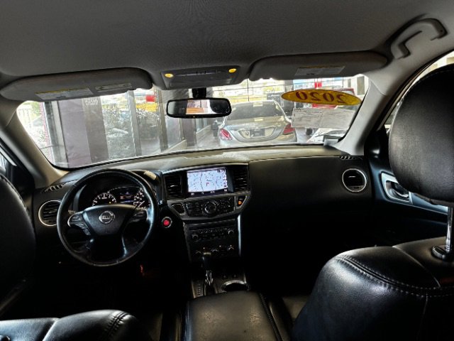 Used 2020 Nissan Pathfinder SL image 13
