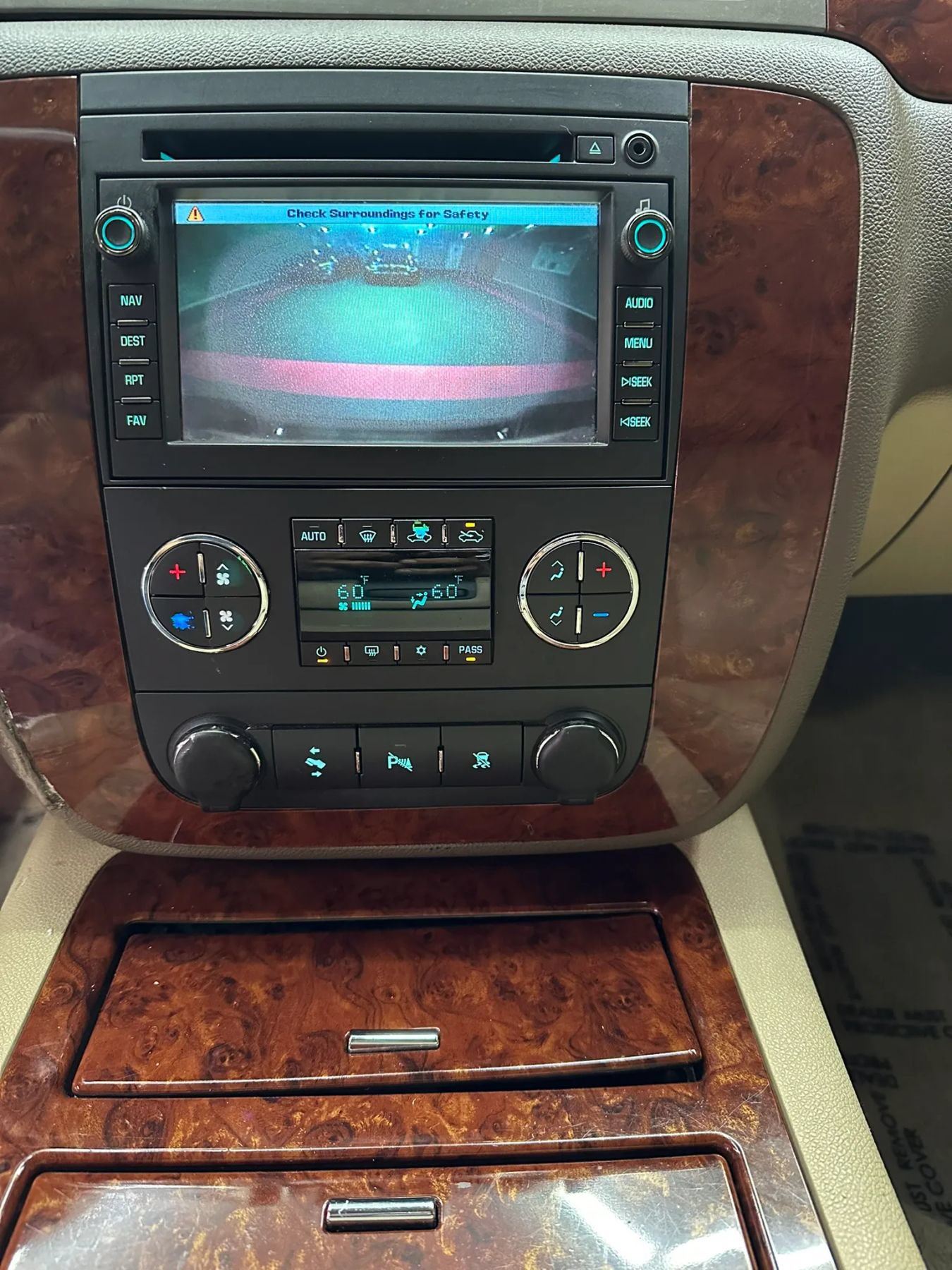 Used 2011 Chevrolet Avalanche LTZ RWD image 11