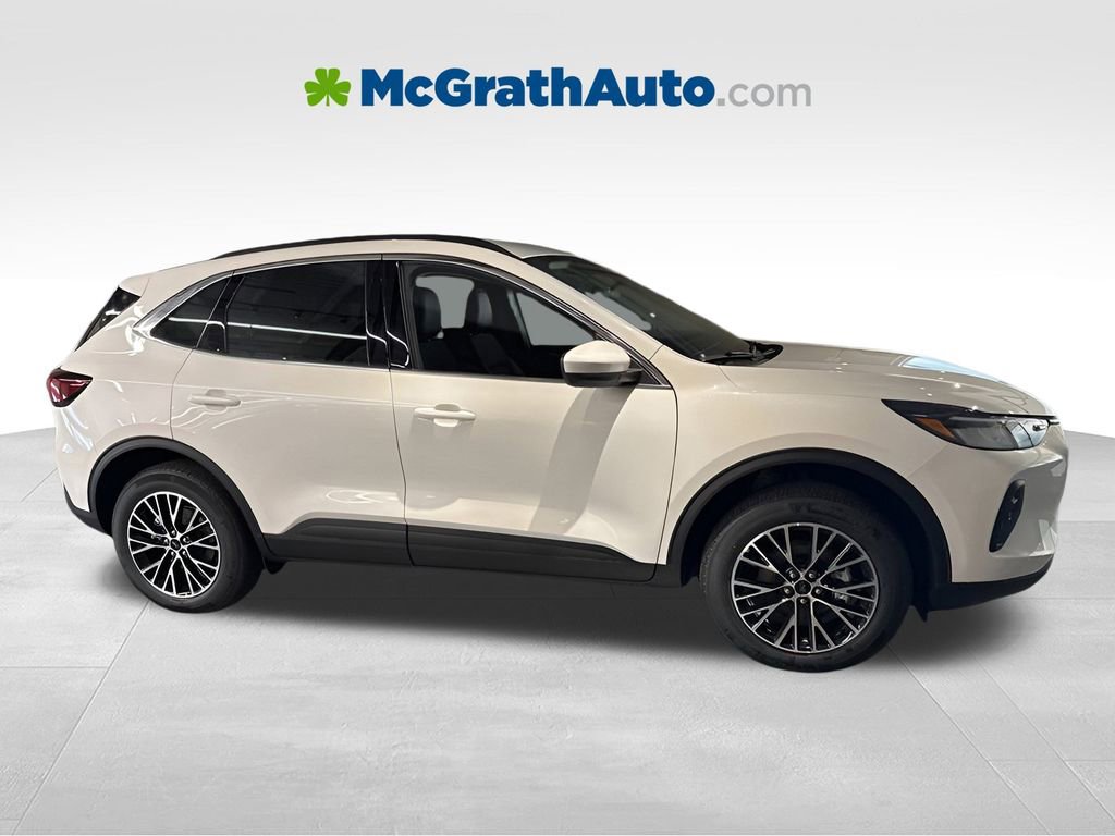 New 2025 Ford Escape SE image 2