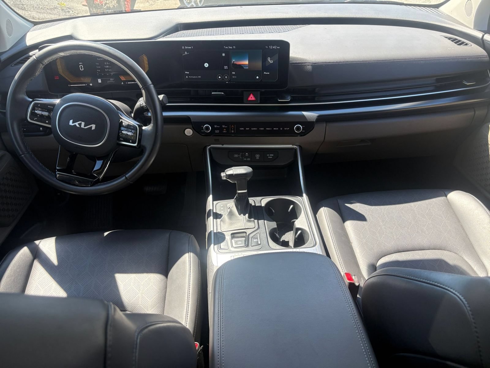 Used 2026 Kia Carnival FWD image 28