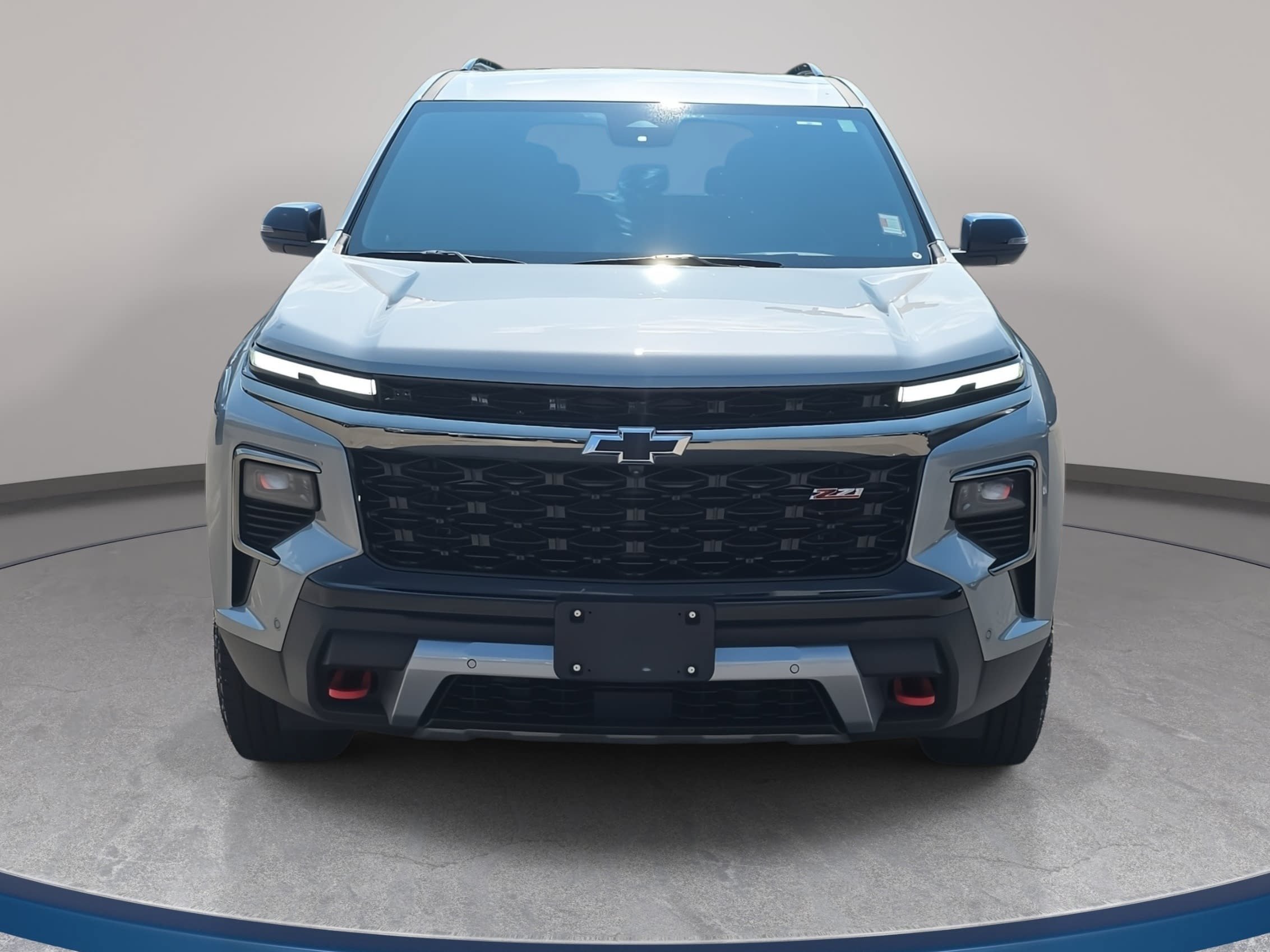 Used 2025 Chevrolet Traverse Z71 w/ Enhanced Driving Package AWD/4WD image 2