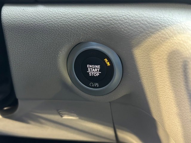 Used 2024 Chrysler Pacifica Touring-L image 38