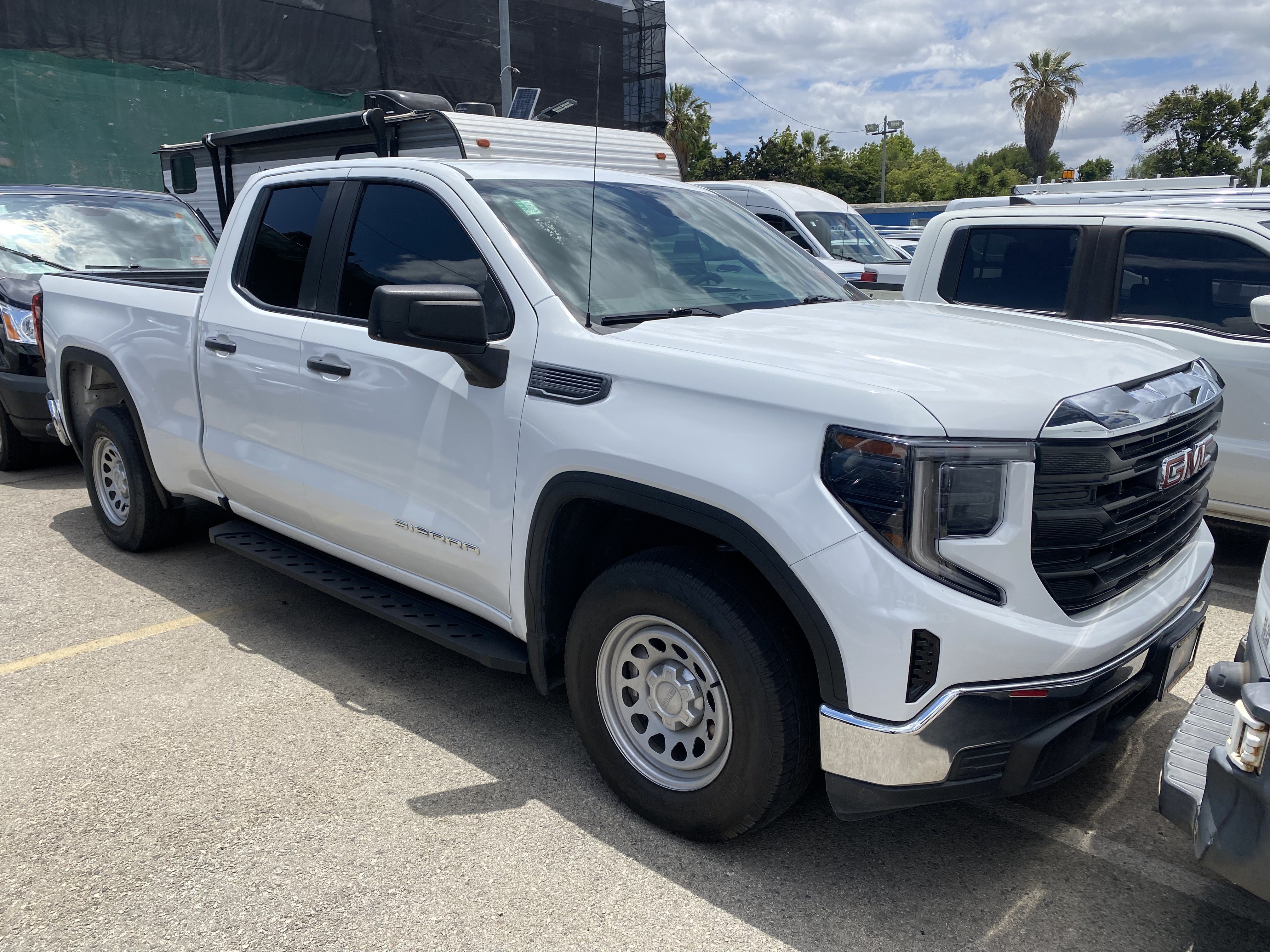 Used 2023 GMC Sierra 1500 Pro w/ Convenience Package RWD image 3