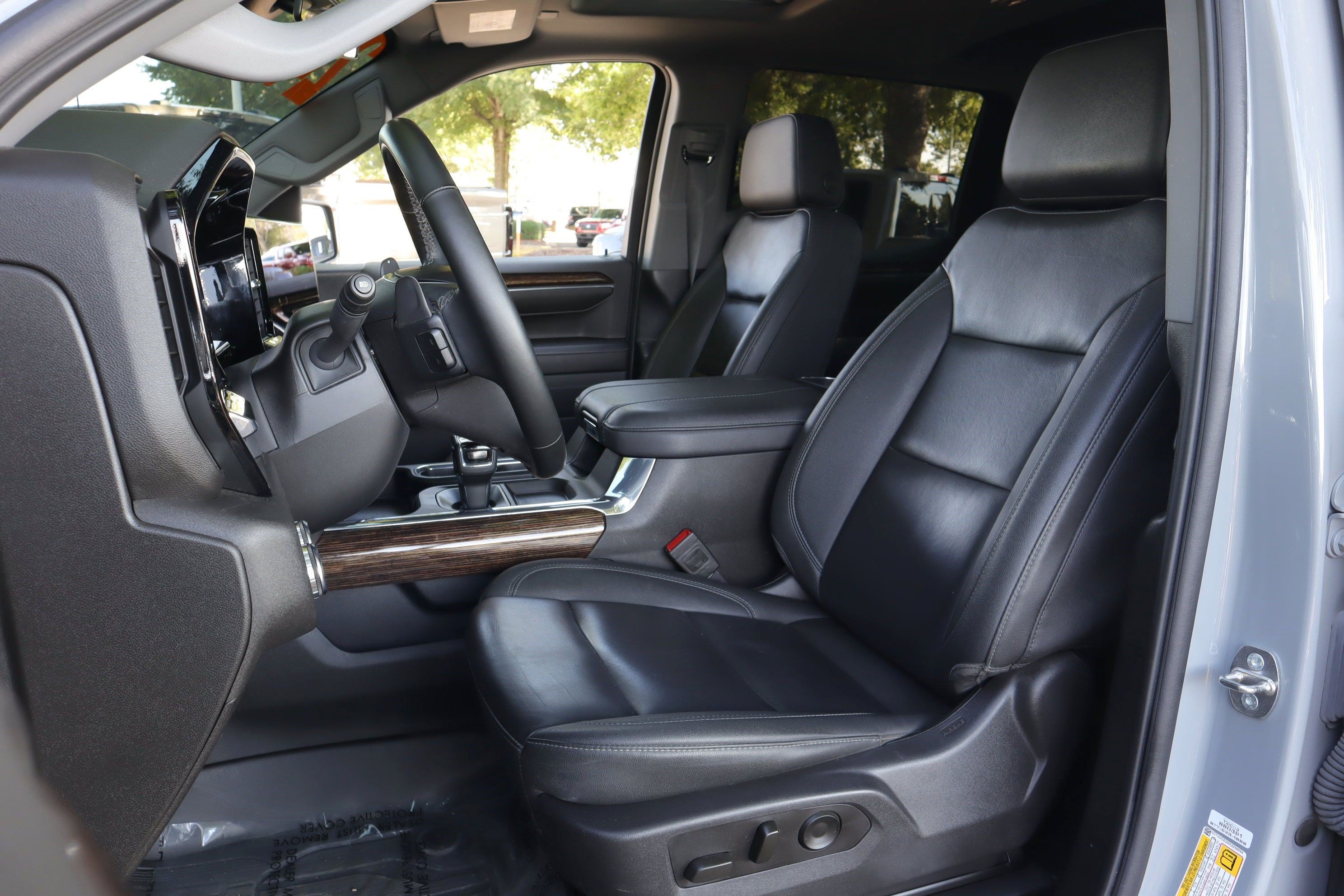 Used 2024 GMC Sierra 1500 Elevation w/ Elevation Premium Package AWD/4WD image 9