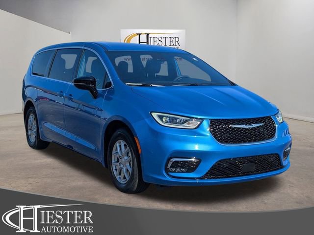 New 2026 Chrysler Pacifica Select image 1