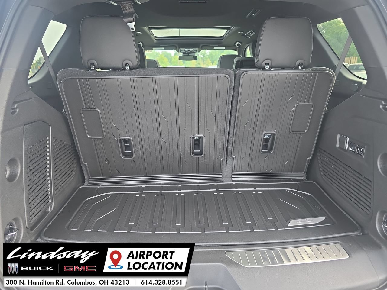 New 2026 GMC Yukon Denali w/ Sun & Power Step Package AWD/4WD image 28