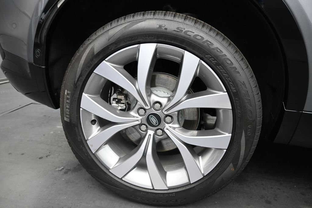 New 2026 Land Rover Discovery Sport Landmark AWD/4WD image 12