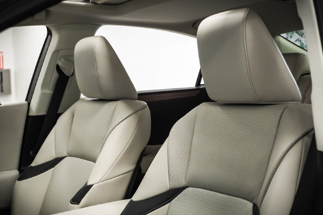 Certified 2025 Lexus ES 350 w/ Premium Package FWD image 10