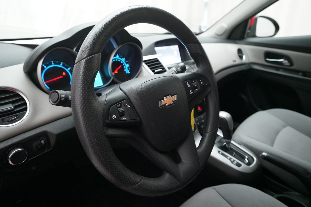 Used 2015 Chevrolet Cruze LT FWD image 8