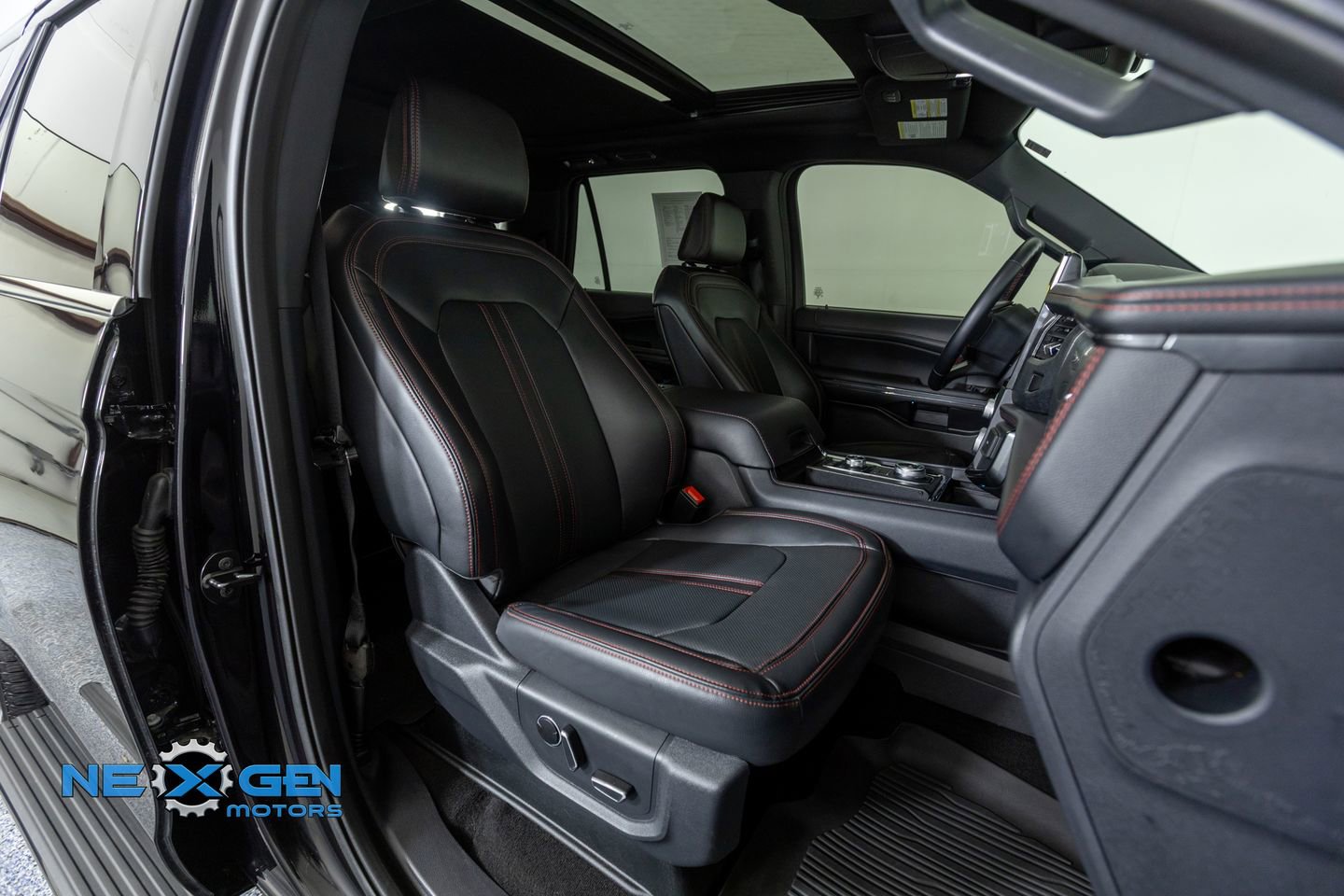 Used 2024 Ford Expedition Max Limited image 41