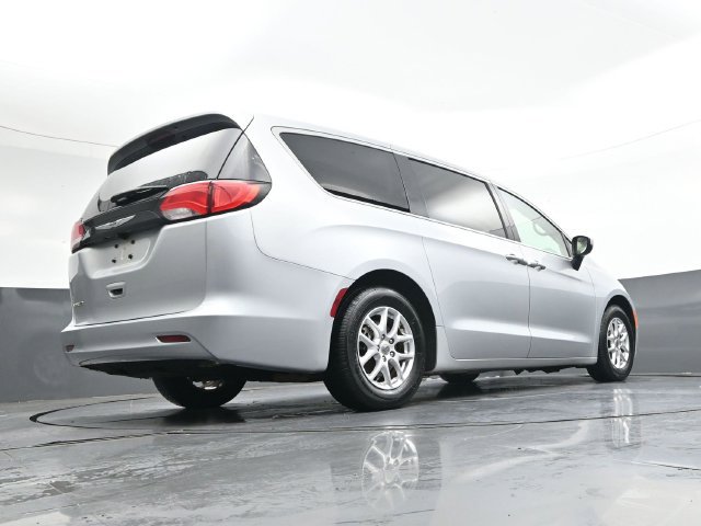 Used 2023 Chrysler Voyager LX FWD image 34