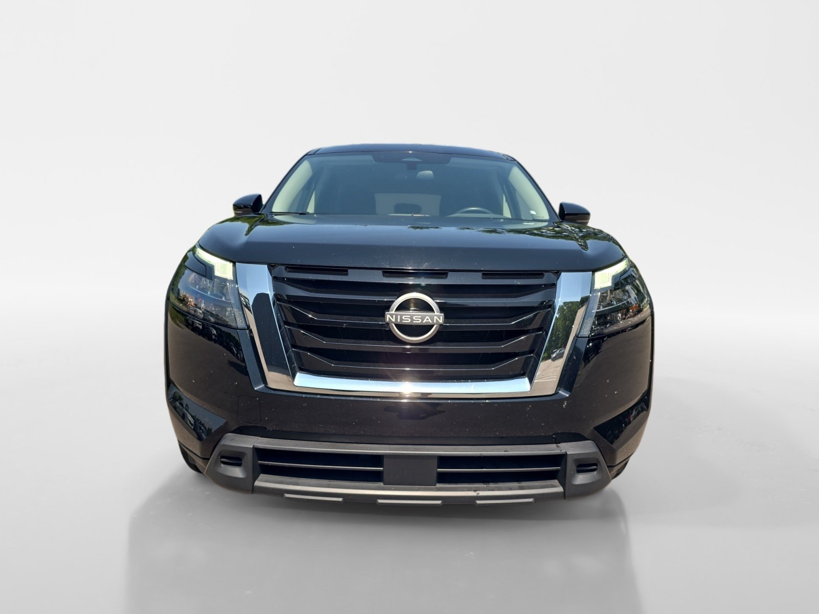 Certified 2025 Nissan Pathfinder SV FWD image 9