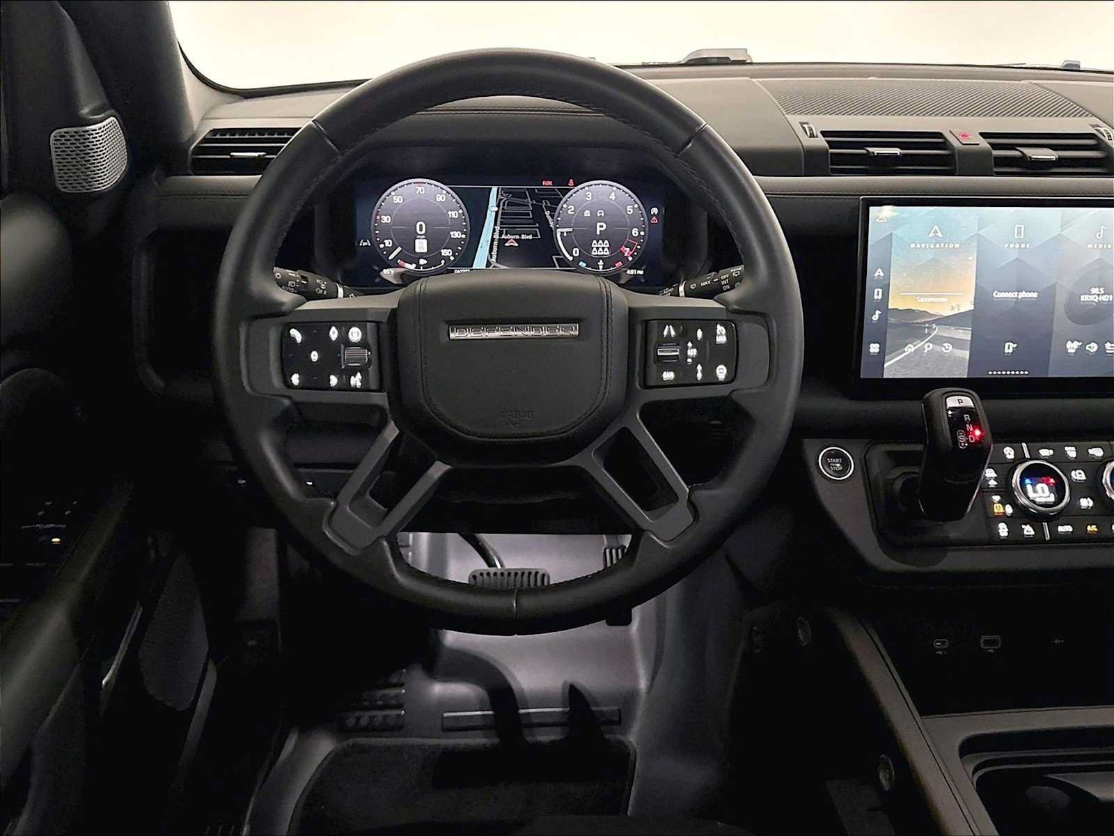 Used 2024 Land Rover Defender 130 X-Dynamic SE AWD/4WD image 16