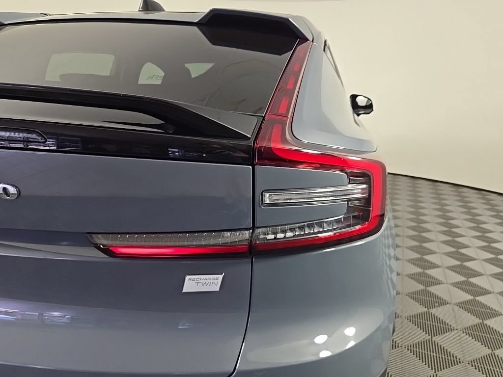 Certified 2023 Volvo C40 P8 Recharge Ultimate w/ Protection Package Premier AWD/4WD image 11