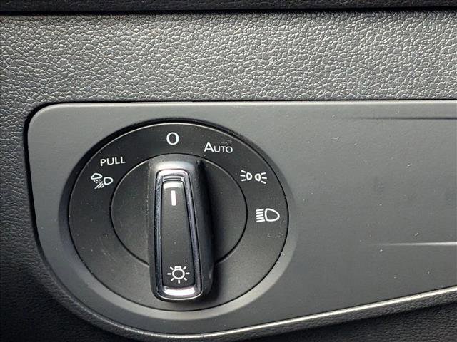 Used 2023 Volkswagen Tiguan SEL R-Line image 15