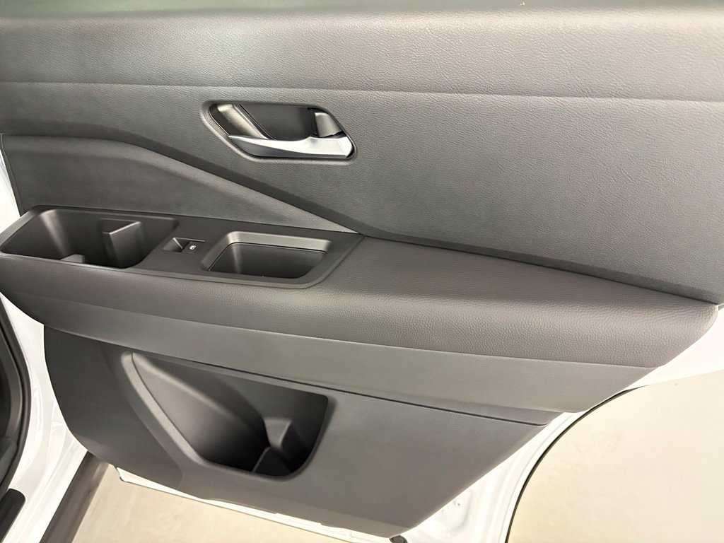 New 2026 Nissan Pathfinder SL FWD image 40
