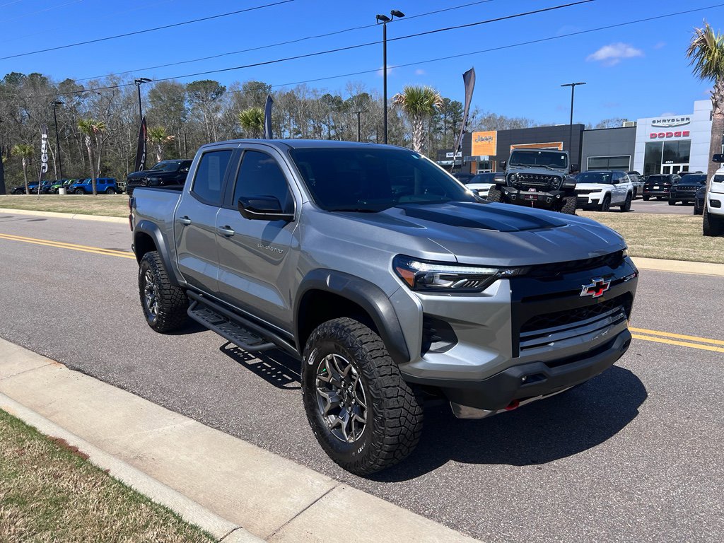 Used 2024 Chevrolet Colorado ZR2 w/ ZR2 Convenience Package III image 2