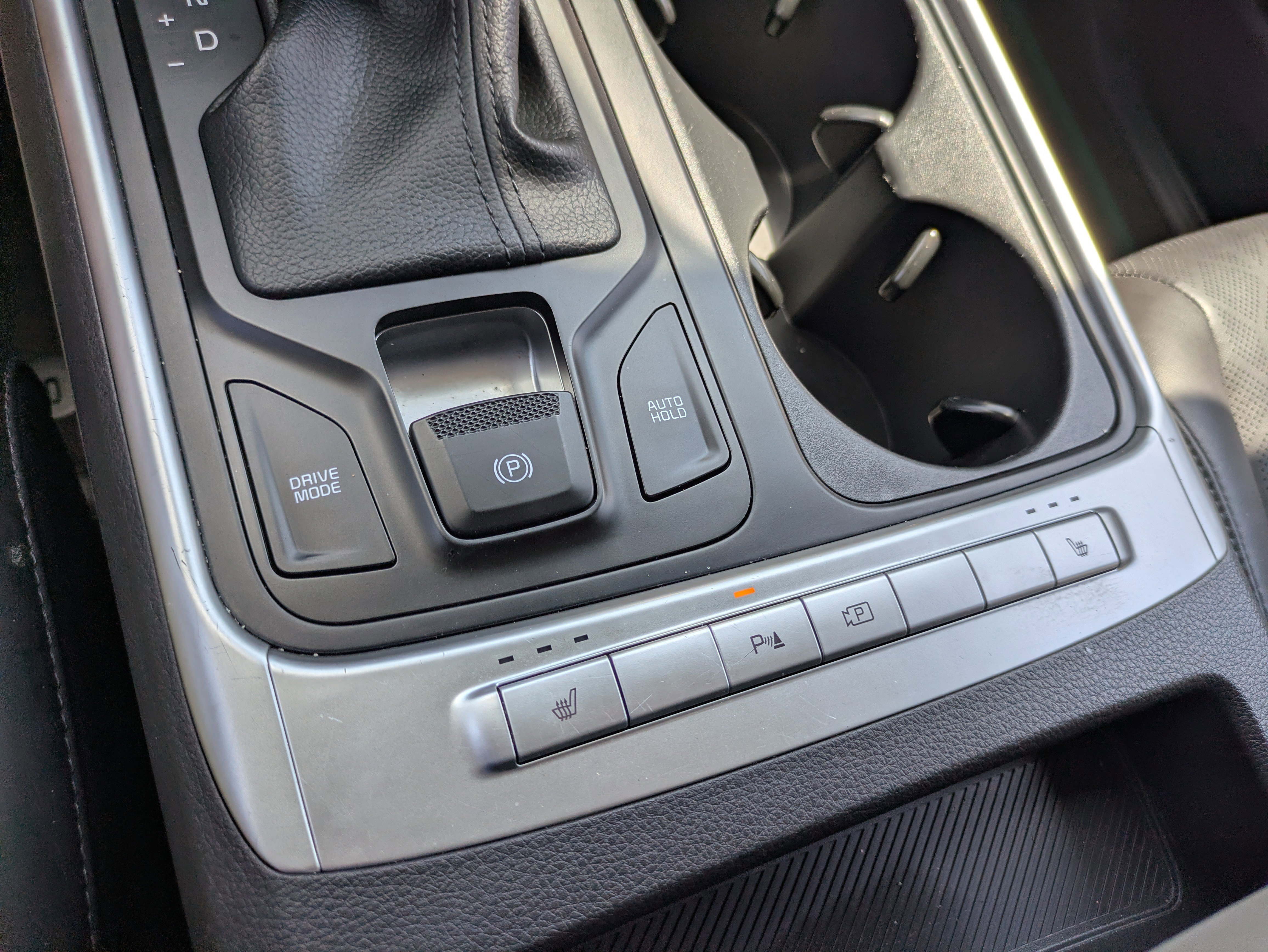 Used 2025 Kia Carnival FWD image 19