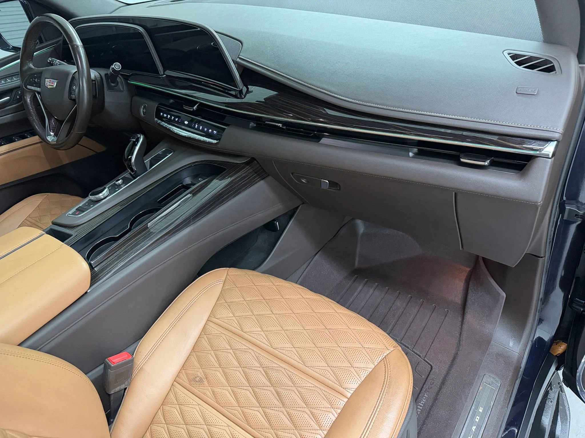 Used 2021 Cadillac Escalade ESV Sport AWD/4WD image 9