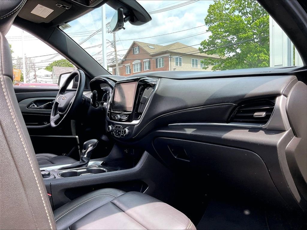 Used 2023 Chevrolet Traverse LT w/ LT Premium Package AWD/4WD image 14