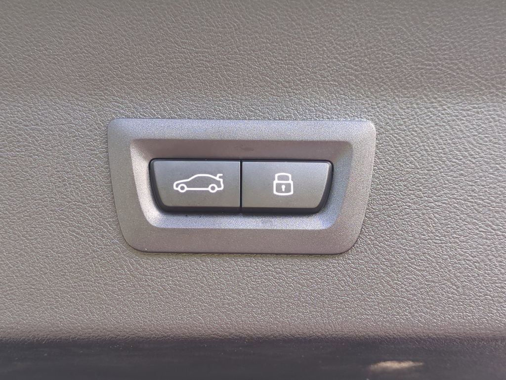 Used 2025 BMW X4 M40i image 15