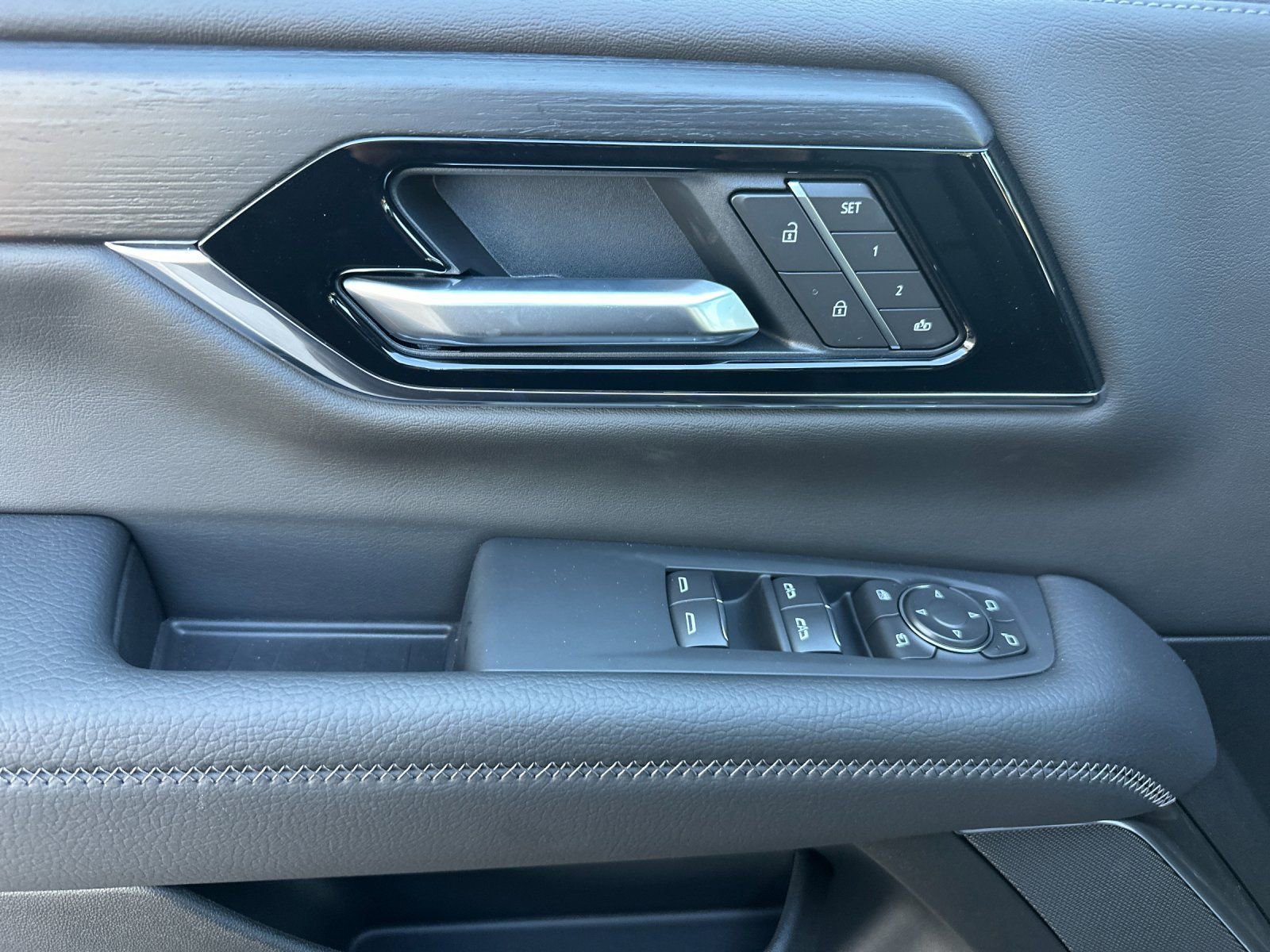 New 2026 GMC Yukon XL Denali AWD/4WD image 11