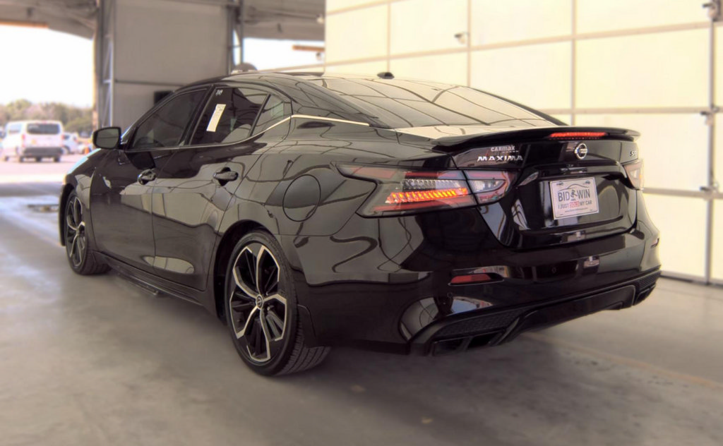 Used 2022 Nissan Maxima SR w/ Sport Mat Group FWD image 4