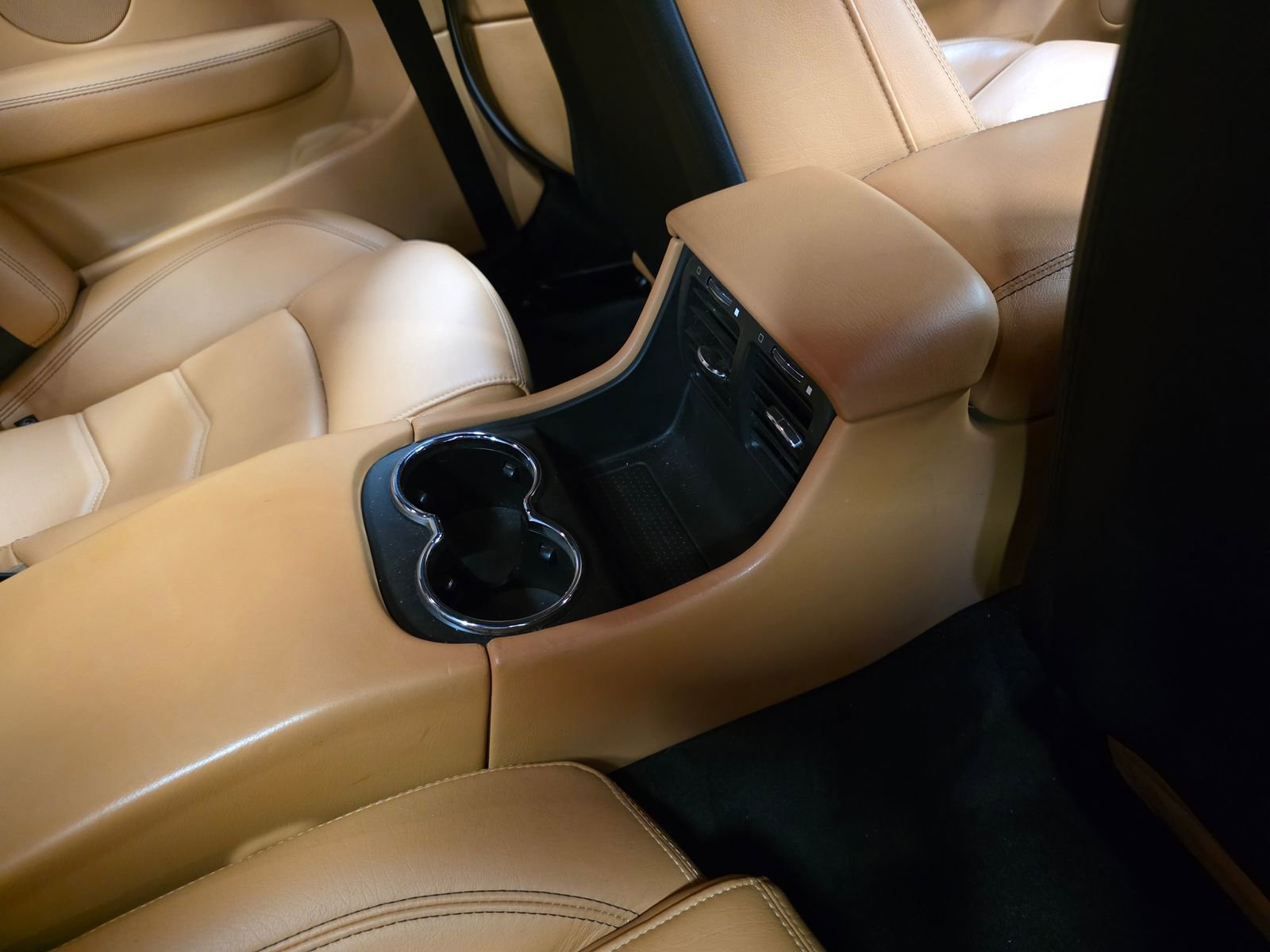 Used 2015 Maserati GranTurismo Sport RWD image 31