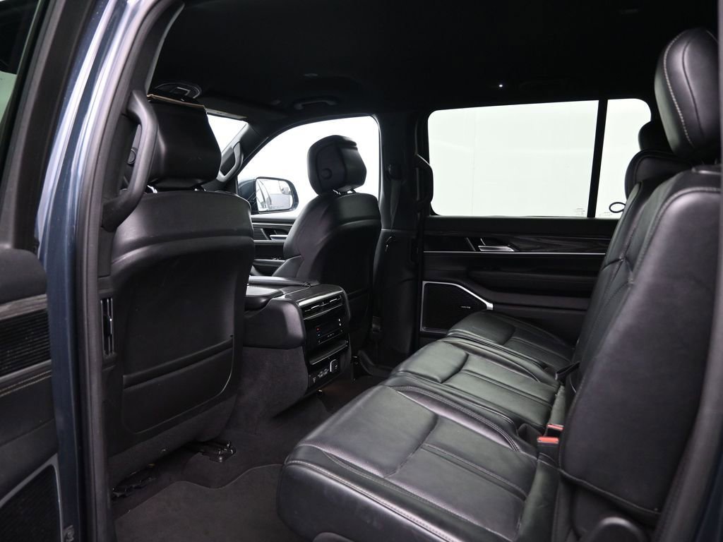 Used 2022 Jeep Wagoneer Series III image 29