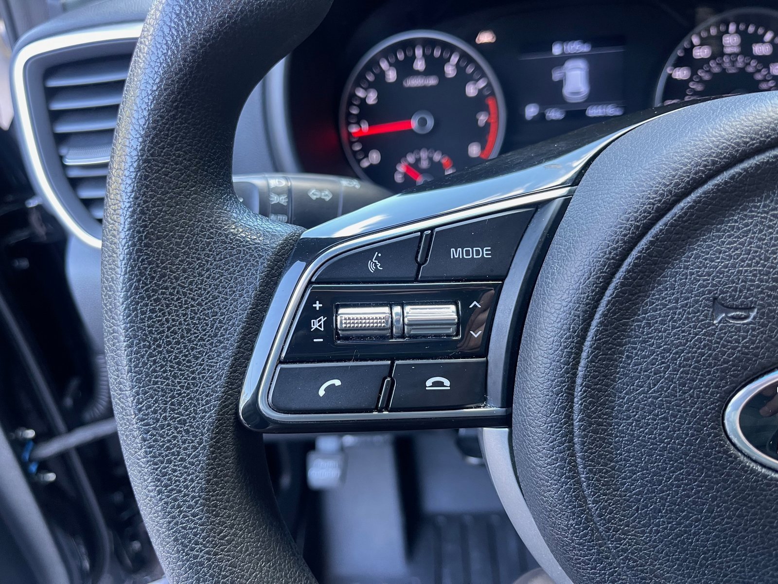 Used 2020 Kia Sportage LX image 49