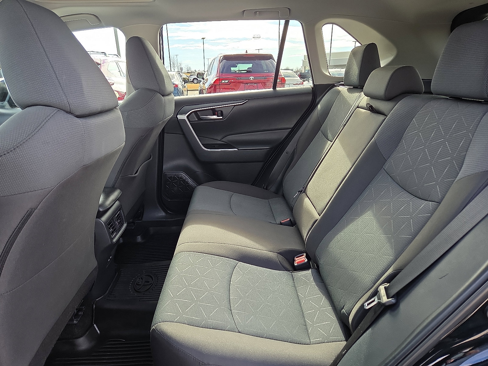 Used 2024 Toyota RAV4 XLE image 10