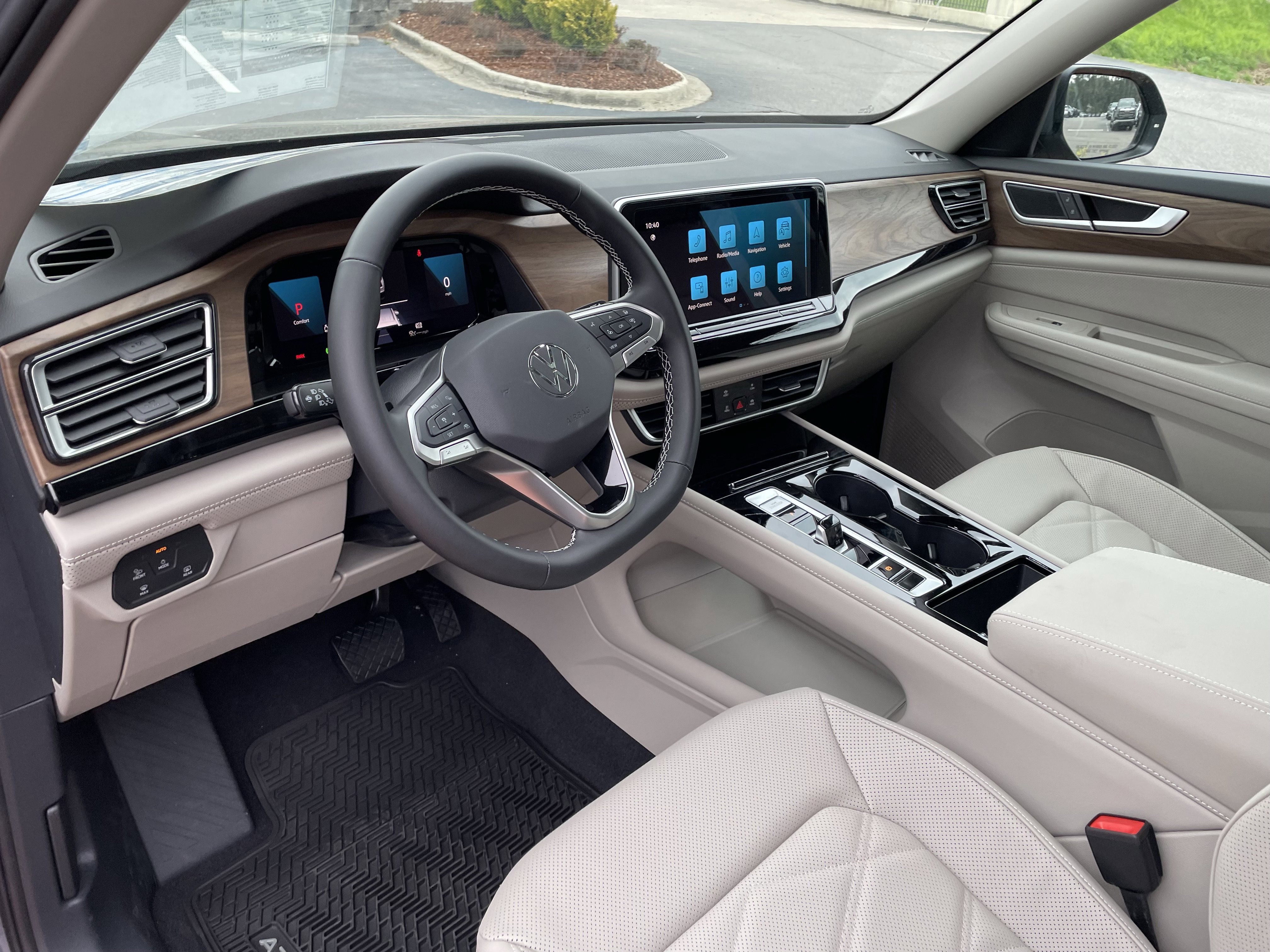 New 2026 Volkswagen Atlas SE image 17