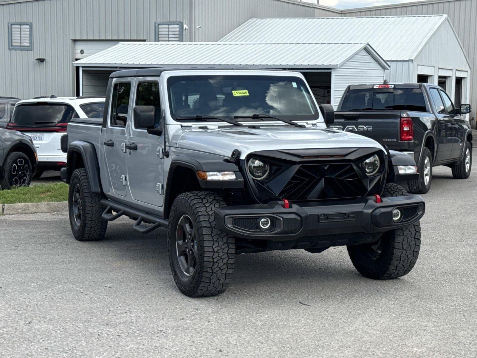 Used 2023 Jeep Gladiator Rubicon w/ Cold Weather Group AWD/4WD image 3
