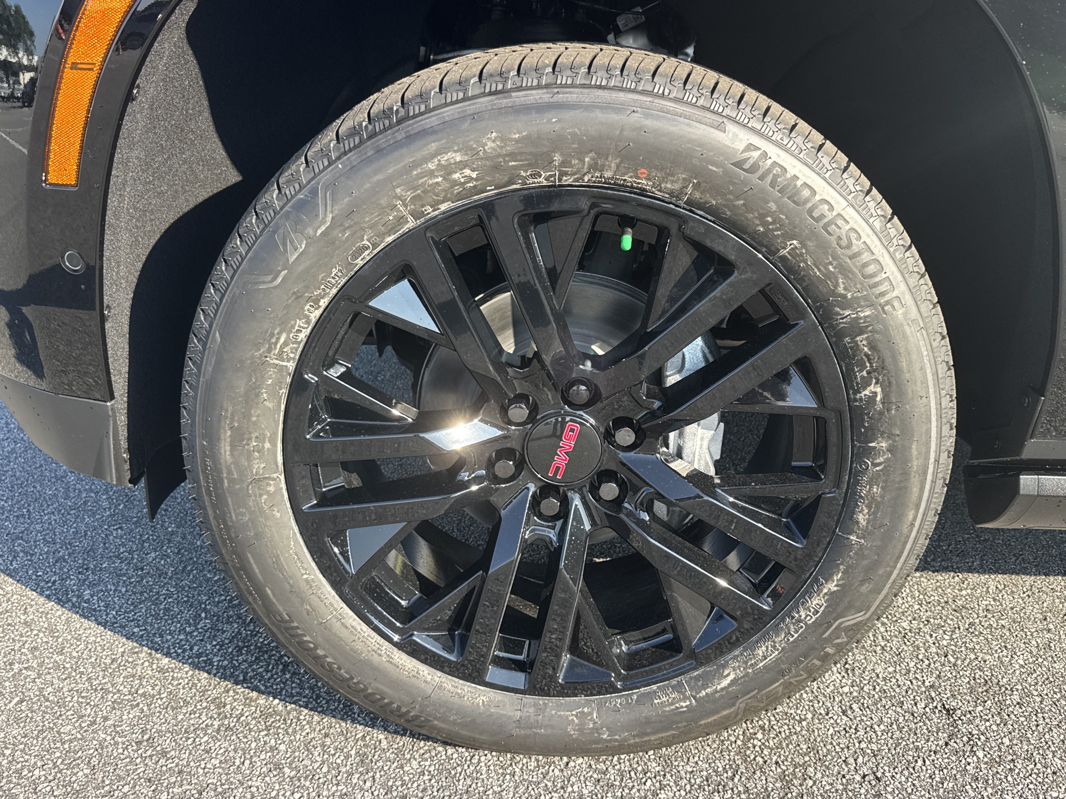 New 2026 GMC Yukon XL Denali w/ Sun & Power Step Package AWD/4WD image 13
