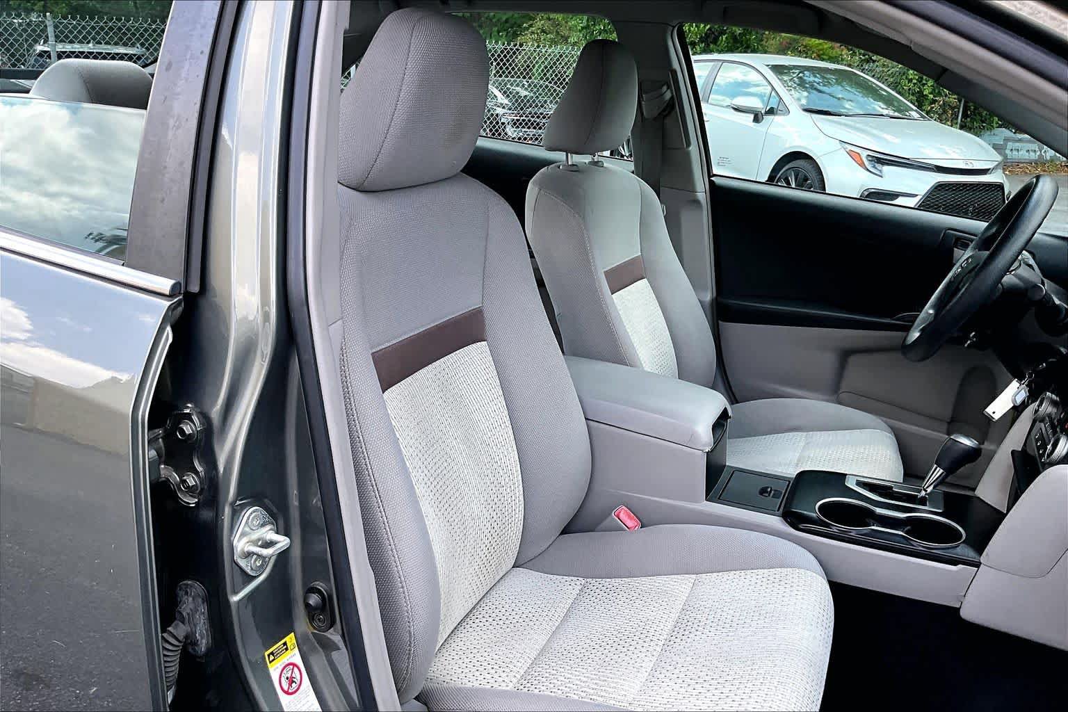 Used 2012 Toyota Camry LE FWD image 8