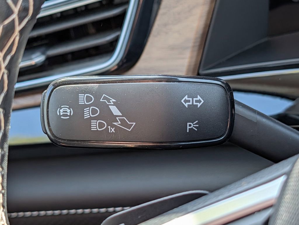 Used 2025 Volkswagen Atlas SE AWD/4WD image 42