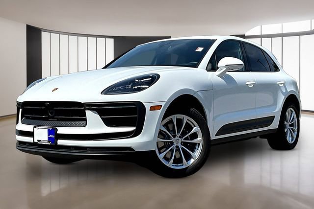 Used 2026 Porsche Macan image 1