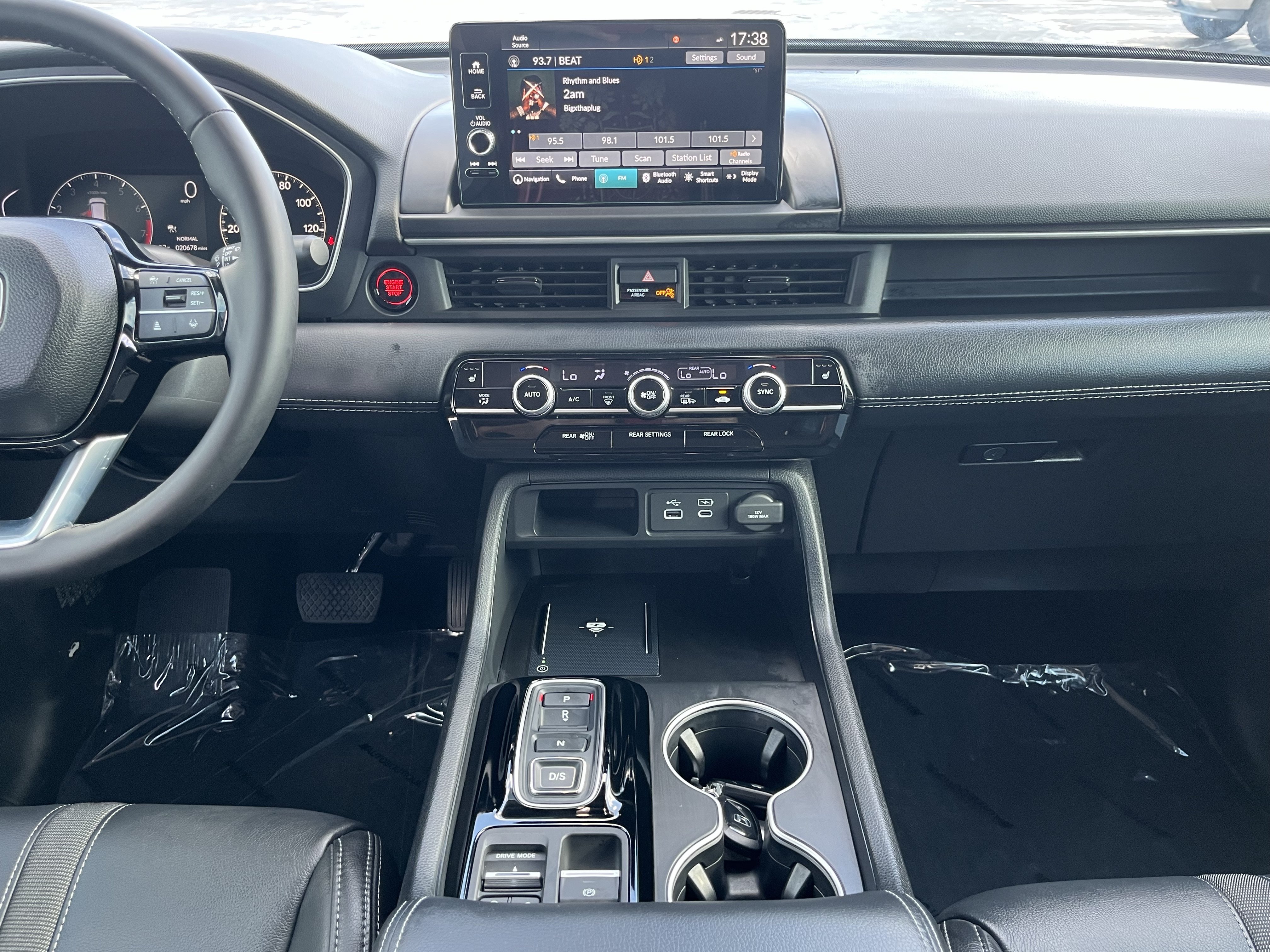 Used 2025 Honda Pilot Touring image 30