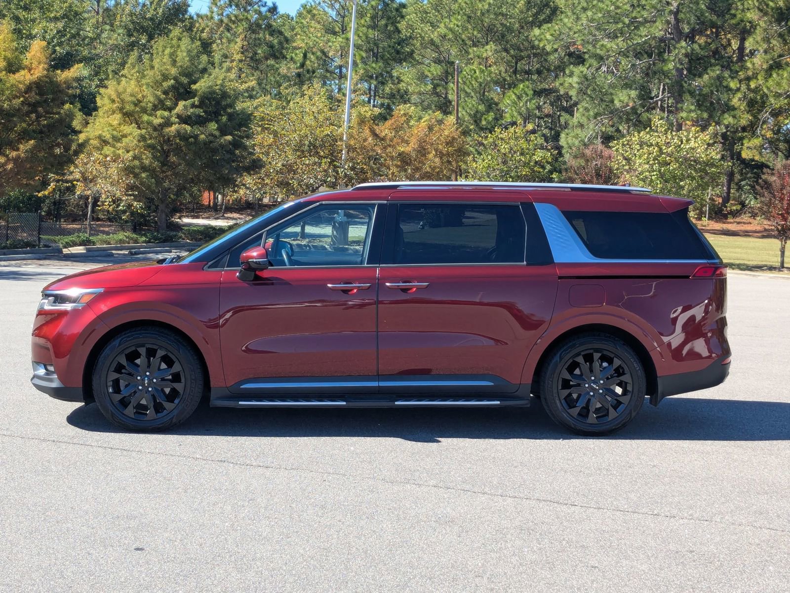 Used 2023 Kia Carnival SX image 7