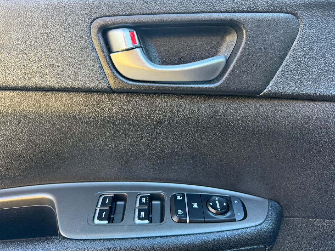 Used 2020 Kia Optima S image 29