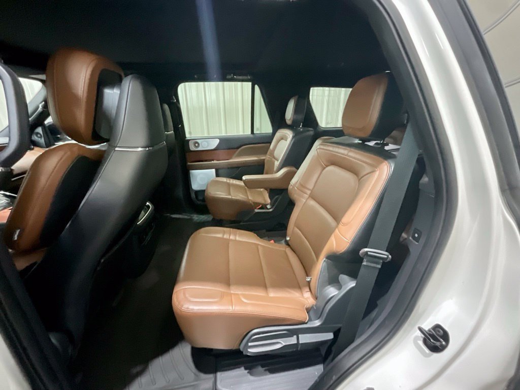 Used 2024 Lincoln Navigator Reserve AWD/4WD image 11