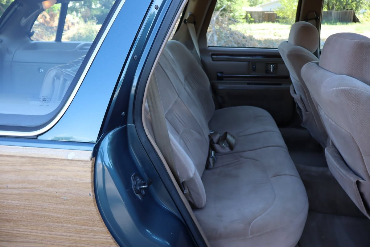 Used 1996 Buick Roadmaster Estate RWD image 22