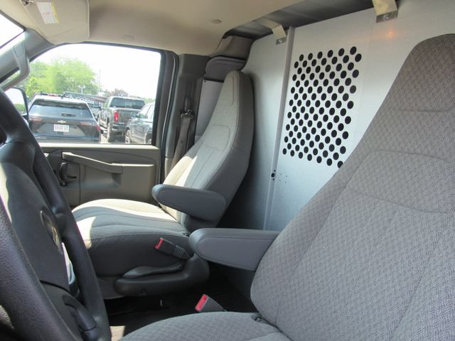 Certified 2025 Chevrolet Express 2500 w/ Driver Convenience Package RWD image 10