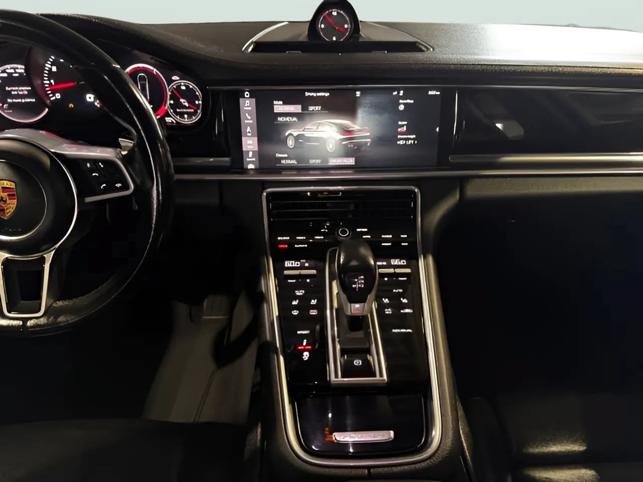 Used 2017 Porsche Panamera 4 w/ Premium Package AWD/4WD image 38