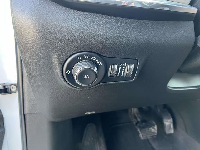 Certified 2023 Jeep Compass Limited image 14