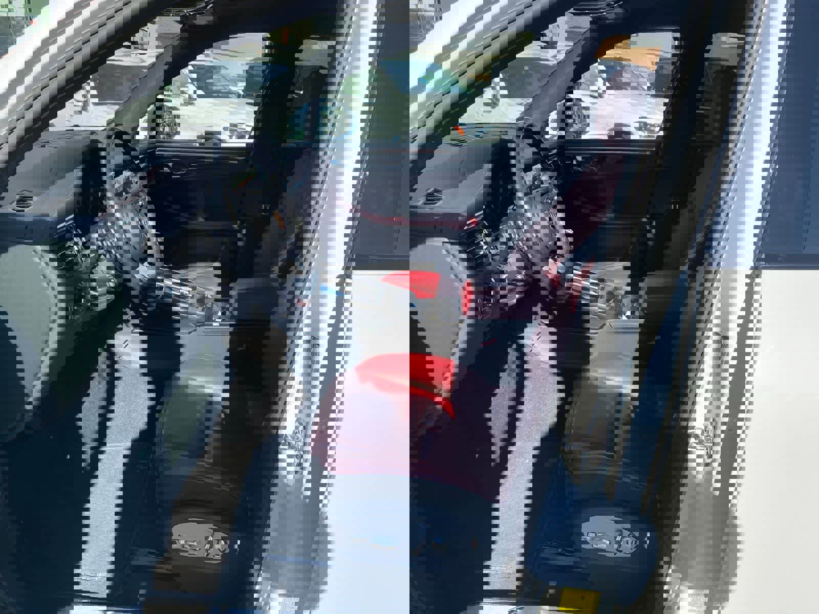 Used 2024 Porsche Macan image 37