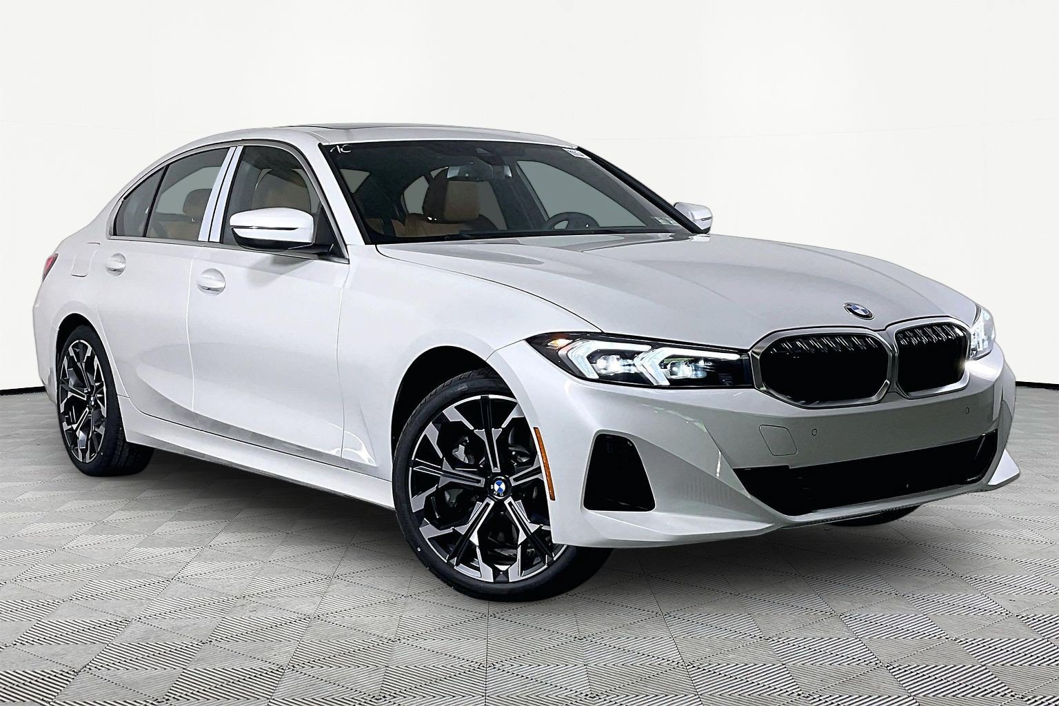 New 2026 BMW 330i xDrive Sedan AWD/4WD image 2