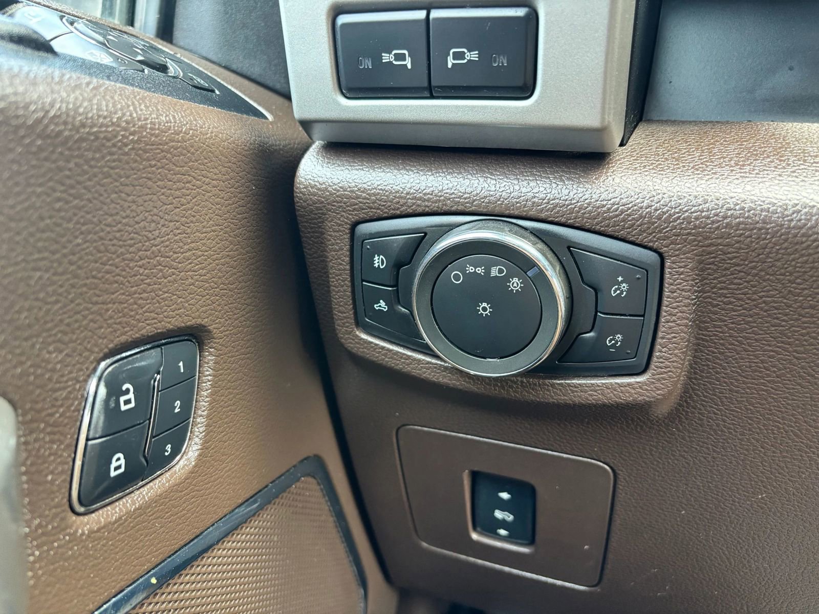 Used 2015 Ford F150 King Ranch w/ Equipment Group 601A Luxury image 29