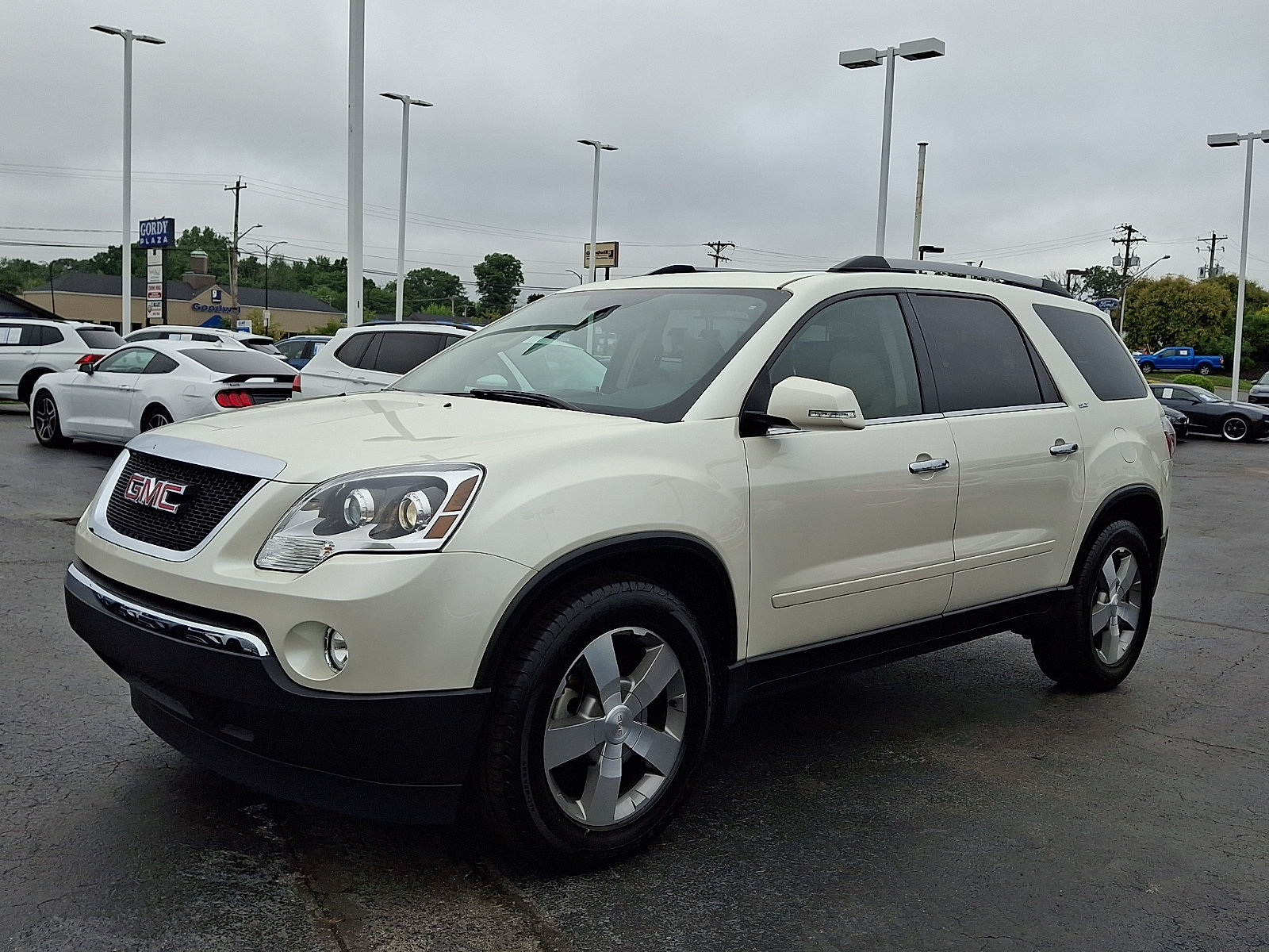 Used 2012 GMC Acadia SLT AWD/4WD image 3